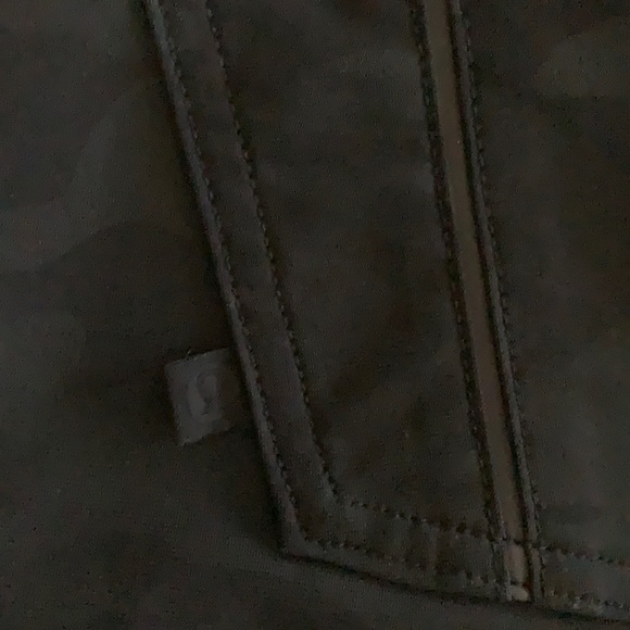 Lululemon Camo Daytrip Pants 6 - Picture 7 of 7